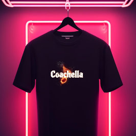 エネルギッシュなコーチェラTシャツ – デザインがいっぱい Tシャツ
