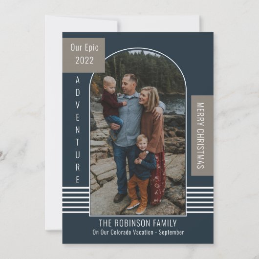 エピックアドベンチャーモダンクリスマスホリディグリーティング シーズンカード (正面)