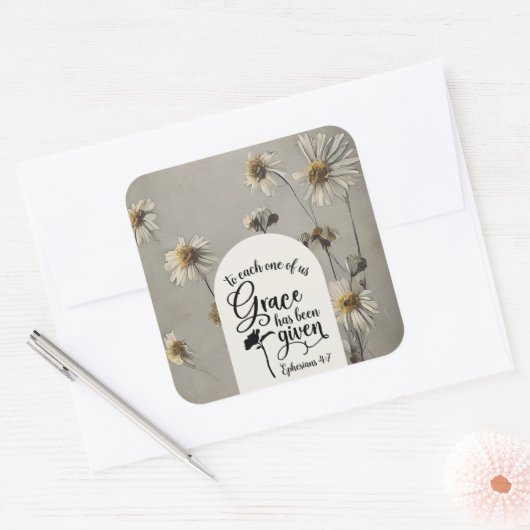 エペソ4:7私たち一人ひとりの恵みは聖書与えである スクエアシール (封筒)