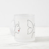 エマージング翼 – 隠しバタフライヒーリングポートレート フロストグラスマグカップ (正面左)