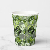 エメラルドのエレガンス:離れダイヤモンドカットの緑の、 紙コップ (右)