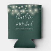 エメラルドの結婚式にぴったりの「String Lights Signature Script」デザイ 缶クーラー (裏面)
