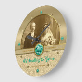 エメラルドの結婚記念日の緑の宝石のダマスク織の写真 ラージ壁時計 (傾斜)