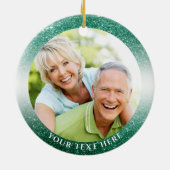 エメラルドの記念日を永遠に撮影 セラミックオーナメント (裏面)