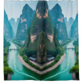 エメラルドウォーター&マウンテンビュー – 風光明媚なバスルーム シャワーカーテン (正面)