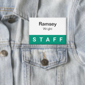 エメラルドグリーンスタッフバッジビッグネームタグピンバック 缶バッジ (インサイチュ)