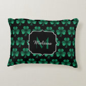 エメラルドグリーンスパークルシャムロックブラックモノグラム アクセントクッション (裏面)