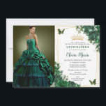 エメラルドグリーンフラワーズフローラキンセニェラ写真 招待状<br><div class="desc">このエメラルドかわいらしグリーンフローラキンセアニラ/甘い16歳の誕生日写真の招待を簡単かつ迅速にパーソナライズ。単にクリックデザインツールを使用して編集ボタンをクリックして、文字をさらに編集し、フォントスタイルとフォント色を変更する。美しいエメラルドグリーンの花、蝶と金ゴールド要素をフィーチャー。ストアで使用可能な一致アイテム。ハサマーセット素晴らし書類</div>