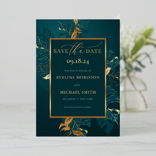 エメラルドグリーンモンステラ金ゴールドフォイルは日付を保存 箔招待状 (立ち正面)