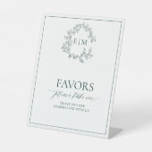 エメラルドグリーン葉付きクレストモノグラムの好意 台座サイン (正面)