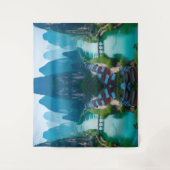 エメラルドフロー：風光明媚なマウンテンリバーウォールタペストリー タペストリー (正面)