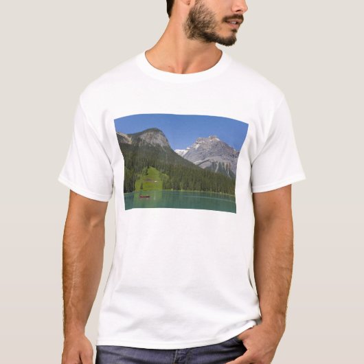 エメラルド湖、カナディアンロッキー、ブリティッシュ Tシャツ (正面)