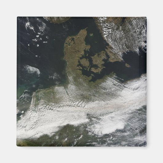 エヤフジャラヨカル火山からのアッシュプルーム2 マグネット (正面)