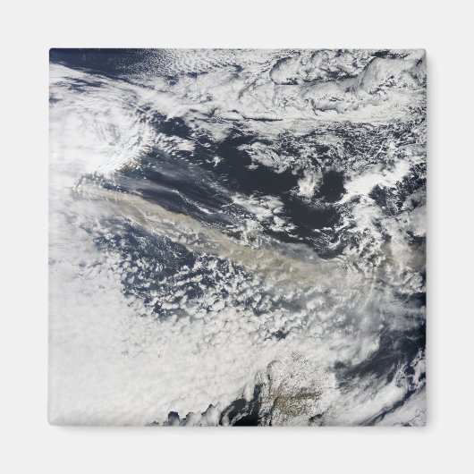 エヤフジャラヨカル火山のアッシュプルーム マグネット (正面)