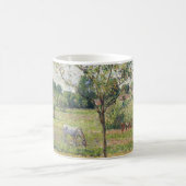 エラニーの灰色の馬のいる牧草地 油絵 コーヒーマグカップ (中央)