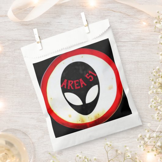 エリアカッコいい51エイリアンヘッドロードサインレッド白黒 フェイバーバッグ (クリップ留めされた状態)