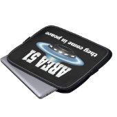 エリア51 ラップトップスリーブ (正面下部)