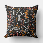 エリカ名前をカスタムする、かわいいハートとスターズブラック クッション (正面)