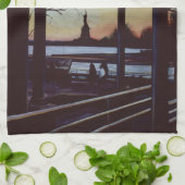 エリス島の自由の生誕地の夕暮れ キッチンタオル (折り畳み)