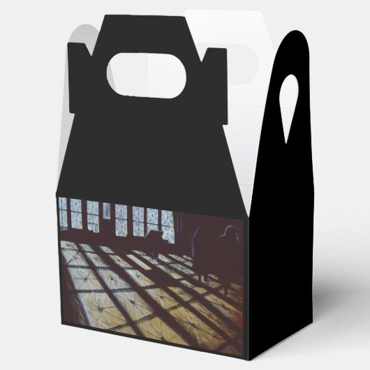 エリス島の自由広場 フェイバーボックス (オープン)