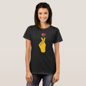 エリトリア国旗を片手にエリトリアを愛するハート Tシャツ (正面フル)
