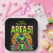 エリーエイリアンネオンの下のエリア51の近くを歩く ペーパープレート (パーティー)