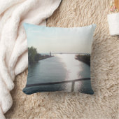 エリー湖を眺める クッション (ブランケット)