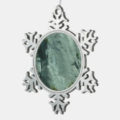 エルキャピタンのロッククライマー スノーフレークピューターオーナメント (右)