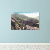 エルククリーク橋の上の伐採列車のビュー キャンバスプリント (インサイチュ (ウッドフロア))