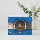 エルサルバドル国旗の古いアコースティックギター ポストカード (スタンド正面)