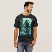 エルドリッチ・サイクリスト： Ctulhu自転車に乗る Tシャツ (正面フル)