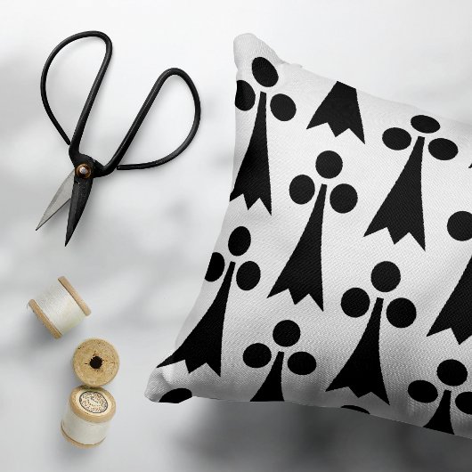 エルミン模様、中世の模様、白に黒 アクセントクッション