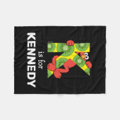 エルモ文字 | K Kiwi フリースブランケット (正面(横))