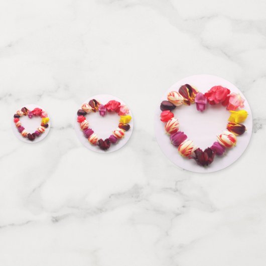 エレガントでおしゃれなモダンな花 ピンクの愛のハート ウェディング コンフェッティ (正面)