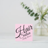 エレガントではっきりしたで上品な文字のスタイルのピンク スクエア名刺 (スタンド正面)