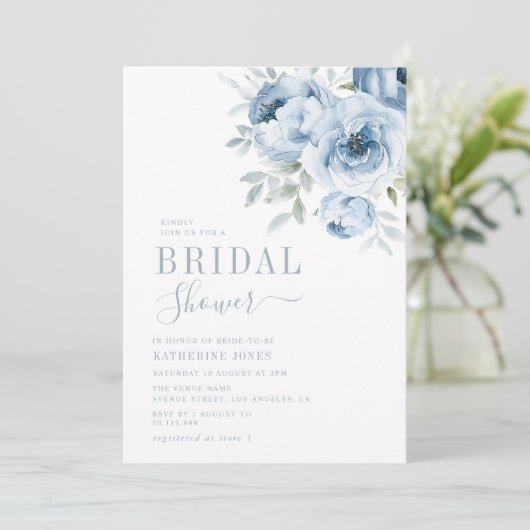 エレガントでほこりっぽい青い花のブライダルシャワー 招待状 (スタンド正面)
