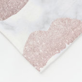 エレガントでガーリーなばら色の金ゴールドのグリッターの唇の白の大理石 フリースブランケット (角)