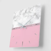 エレガントでガーリーなばら色の金ゴールドのグリッターの白い大理石のピンク スクエア壁時計 (傾斜)