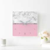 エレガントでガーリーなばら色の金ゴールドのグリッターの白い大理石のピンク スクエア壁時計 (ホーム)