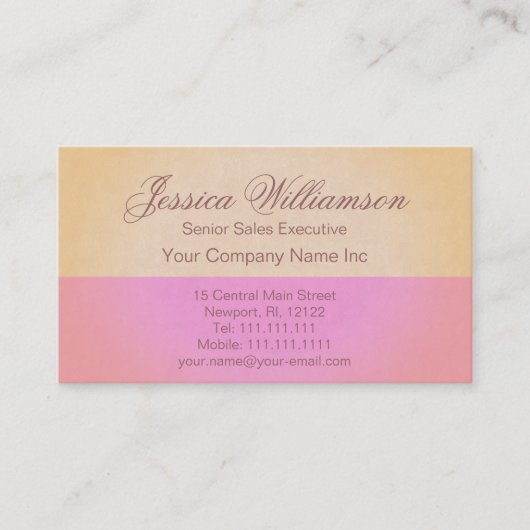 エレガントでコンテンポラリーな女性のChicピンクおよび金ゴールドの 名刺 (正面)