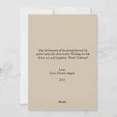 エレガントでシンプルなクリスマスツリーとプレゼントのフラットデザイン シーズンカード (裏面)