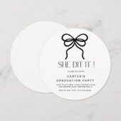 エレガントでシンプルな黒と白の卒業式招待状 招待状 (正面/裏面)