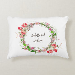 エレガントでパーソナライズされた新婚夫婦の名前の花のデザイン アクセントクッション