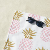 エレガントでフェイクな金ゴールドの熱帯パイナップルパターン ビーチタオル (インサイチュ)