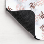 エレガントでモダンで白い大理石のばら色の金ゴールドのパイナップル マウスパッド (コーナー)