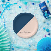 エレガントでモダンなパステル調のモモの濃紺色のブロック ペーパープレート (パーティー)