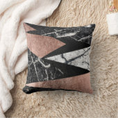 エレガントでモダンな大理石、ばら色の金ゴールド、及び黒い三角形 クッション (ブランケット)