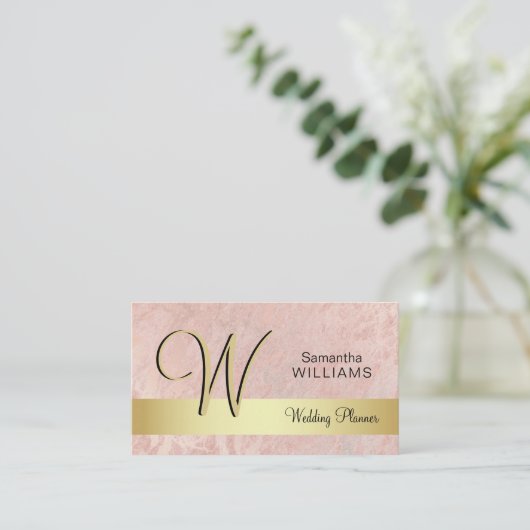 エレガントでモノグラムのな金ゴールドの黒のピンクの大理石 名刺 (スタンド正面)