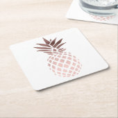 エレガントで澄んなのどのばら色の金ゴールドの熱帯パイナップル スクエアペーパーコースター (アングル)
