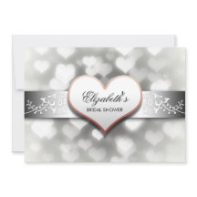 エレガントで白いハートのブライダルシャワーの招待
